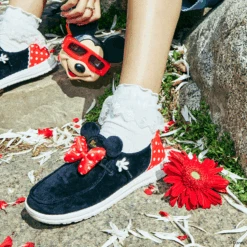 Disney Minnie Mouse Wendy - Minnie Black/Red -Austins Shoes Store 250721 NAM HDxDISNEYFRIENDS ALTPDP MickeyMinnie Wendy 900x900 1