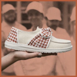 Wendy Bow Texas Longhorns - Wheat/Burnt Orange -Austins Shoes Store 250819 NAM HDxCollegiate ALTPDP 44699 21B TEXAS PF 900x900 f9ec0c8b 7de2 4af2 8aa6 236137bd7ecf