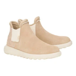 Austins Shoes Store -Austins Shoes Store 42021 2HK ALT110 conversion1