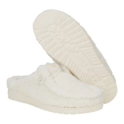 Wendy Slipper - Cozy Egret -Austins Shoes Store 44170 0LA WENDYSLIPPER EGRET PAIR BOTTOM