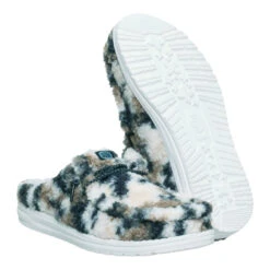 Wally Slipper Cozy Camo - White/Camo -Austins Shoes Store 44343 1D3 WALLYSLIPPERCOZYCAMO WHITECAMO PAIR BOTTOM conversion1