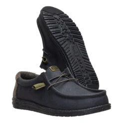 Wally Waxed Casual - Black/Black -Austins Shoes Store 44951 060 WALLYWAXEDCASUAL BLACKBLACK PAIR BOTTOM conversion1