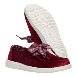 Wendy Holiday Bow - Burgundy -Austins Shoes Store 45369 605 WENDYHOLIDAYBOW BURGUNDY PAIR BOTTOM conversion1