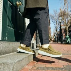 Wally Comf Suede - Dark Olive/Stone Grey -Austins Shoes Store FH25 HEYDUDE WALLY COMF 41975 3AF DarkOlive 00076