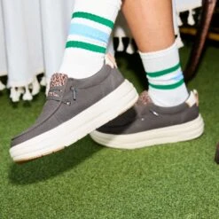 Wendy Nova Classic - Smoke/Irish Cream -Austins Shoes Store FH25 HEYDUDE Wendy Nova 44249 1WU 03453 1