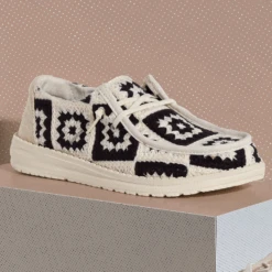 Wendy Cottage Crochet - Black/Multi